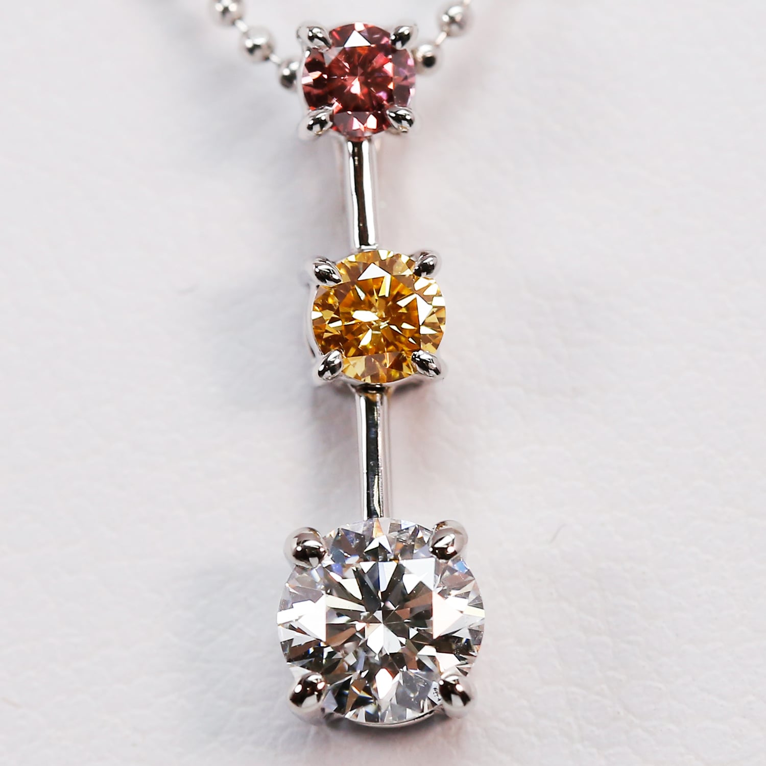 ピンクダイヤモンドのネックレスはラビオス
